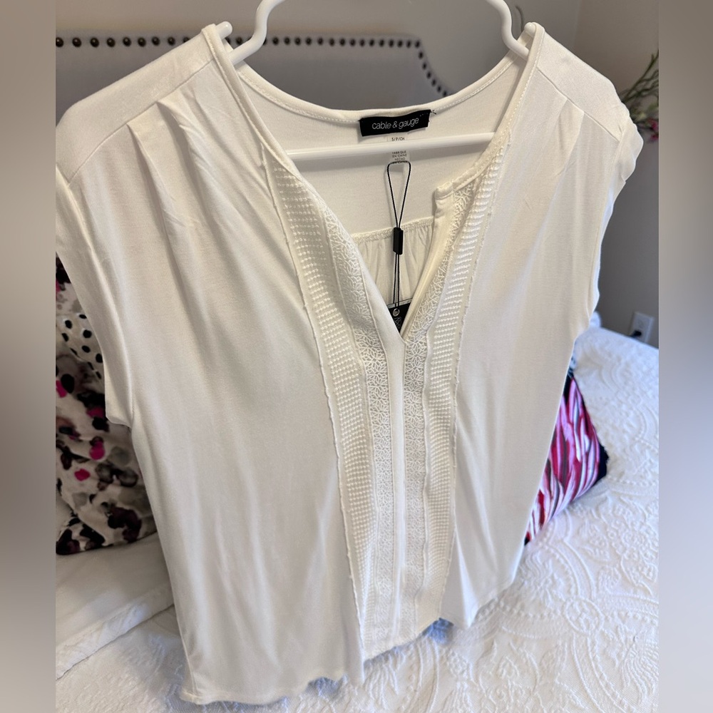 SALE!!! NWT Cable & Gauge Split Neck Crochet trim Top Size Small
